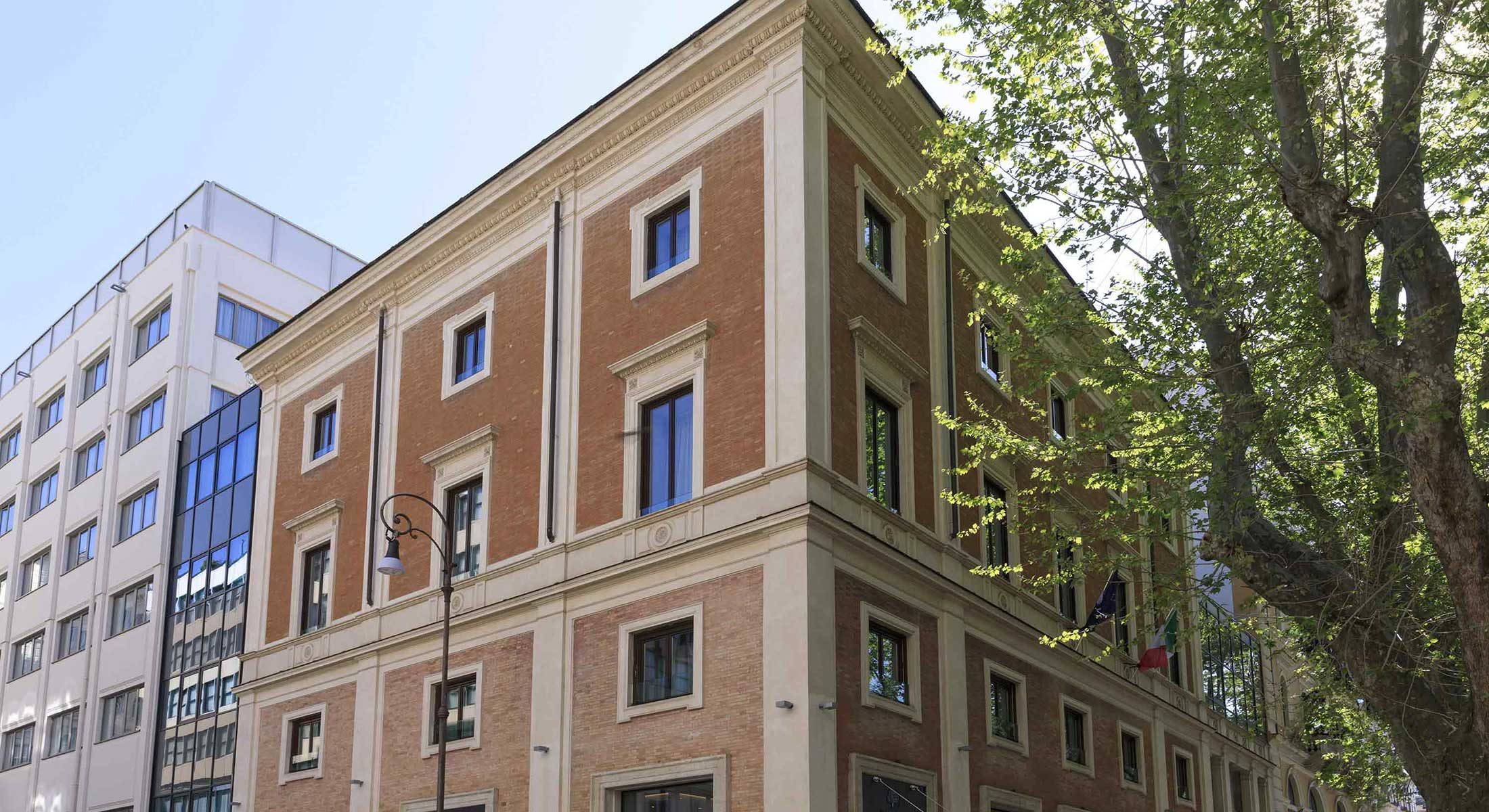 Hotel Facade - DoubleTree by Hilton Rome Monti