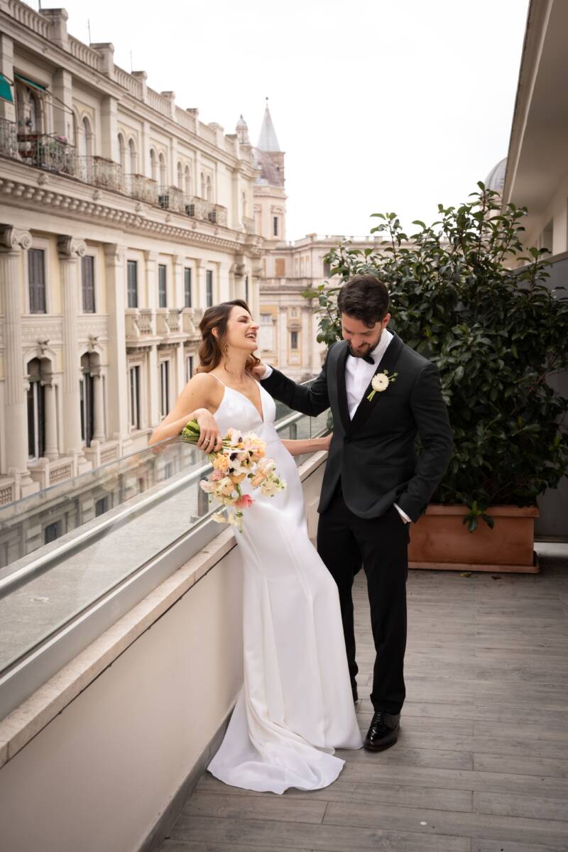 sposi sulla terrazza del Mun al DoubleTree by Hilton Rome Monti