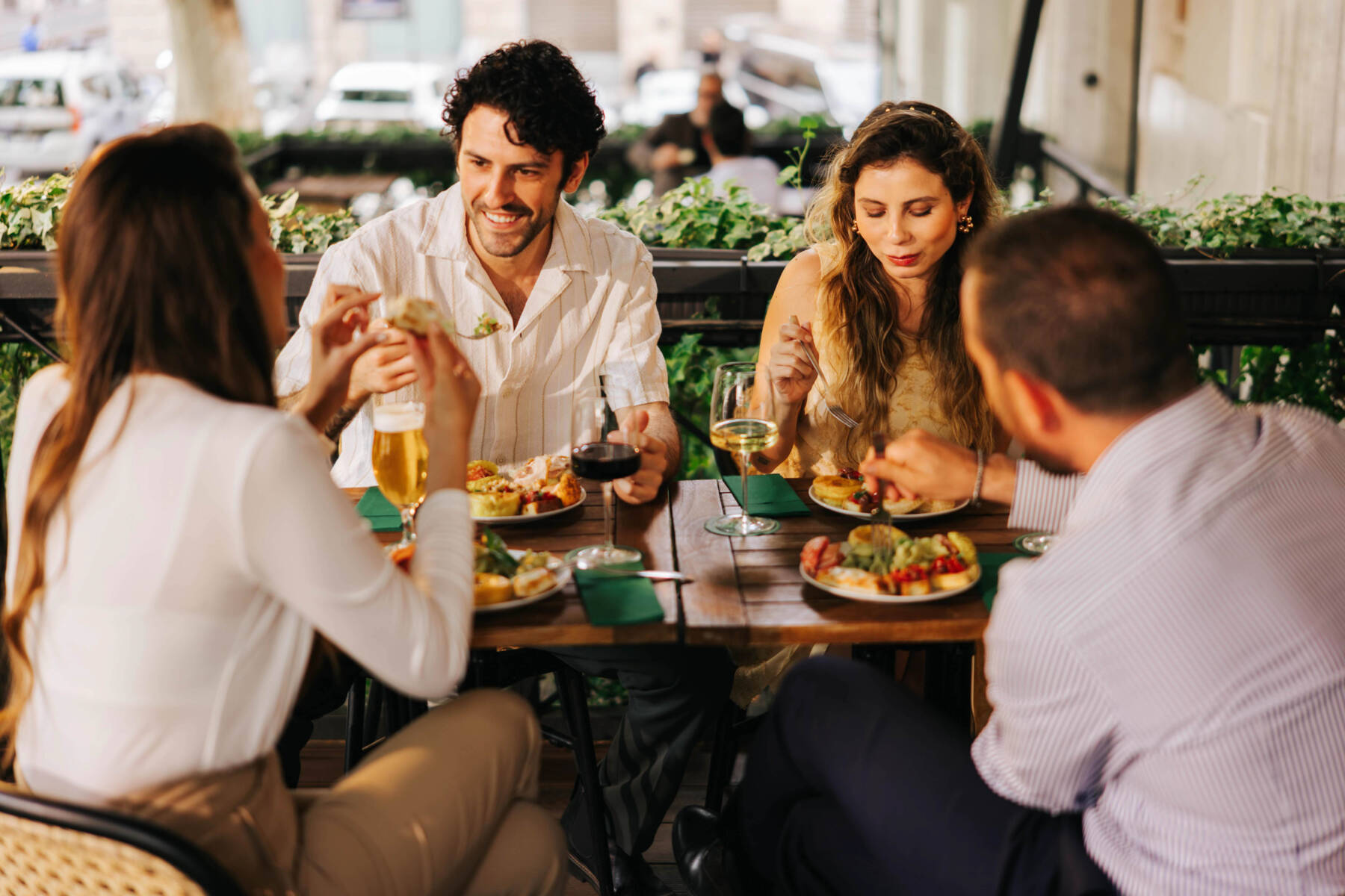 happy-hour-mit-food-coffee-brewery