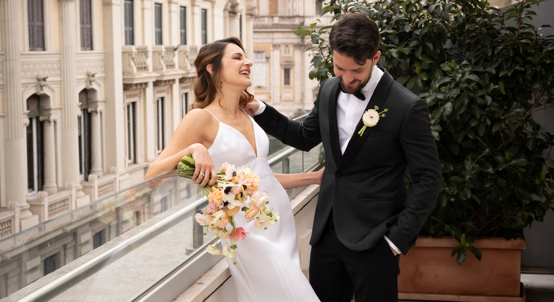 coppia di sposi sulla terrazza del mun