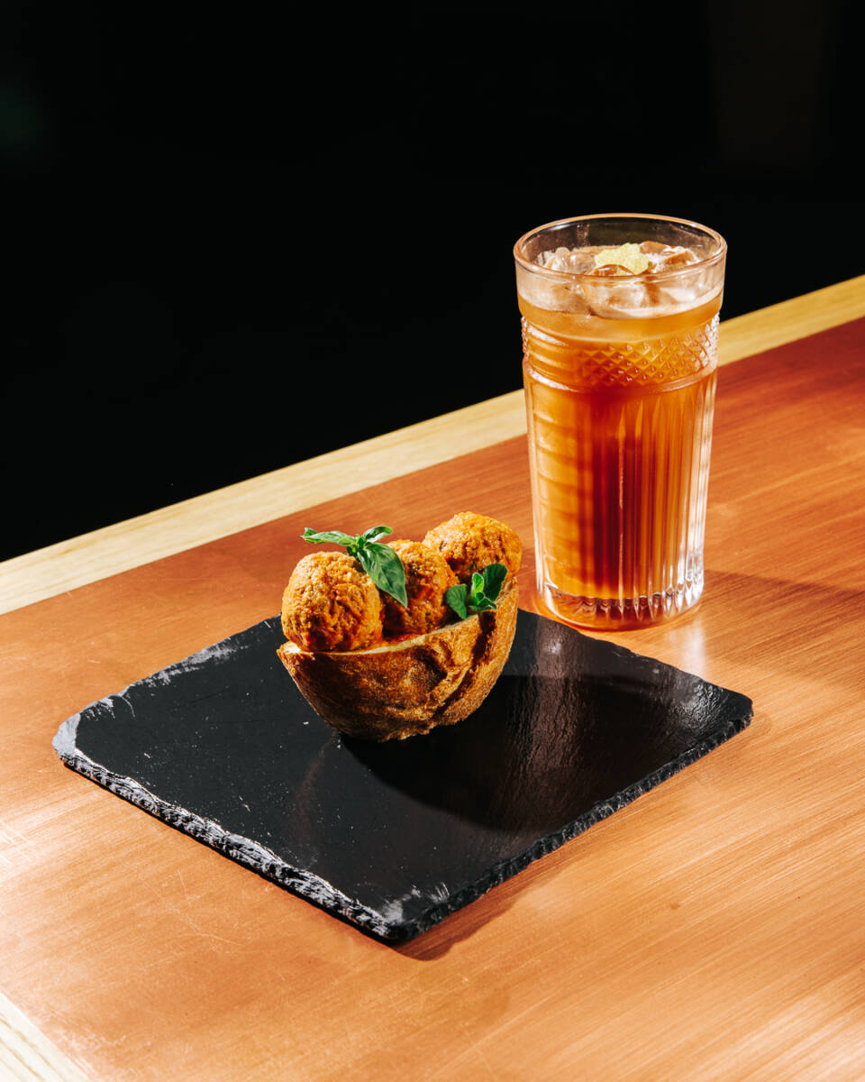 mun-rooftop-rione-monti-rome-signature-cocktails